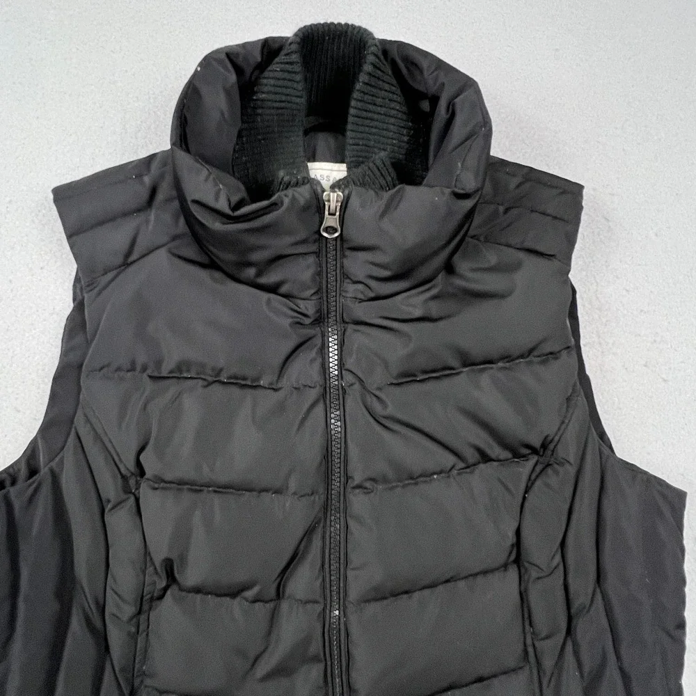 G.H. Bass Puffer Vest Womens Small Black Down Fill Quilted GHAW7836 Winter Layer